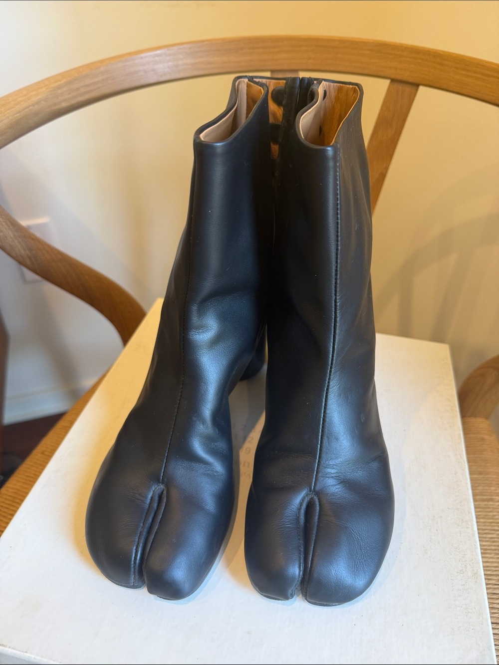 Maison Margiela Black Leather Tabi Ankle Boots - Picture 2 of 12